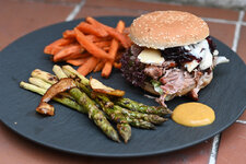 Pulled-Burger-0206-2.jpg