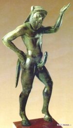 griechischer Satyr 2500 Jahre alte Statue.jpg