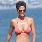 Halle-Berry-Bikini-Pictures.jpg