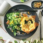 spinat-shiitake-tartelettes-mit-roemersalat.jpg