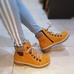 yellowshoes1.jpg